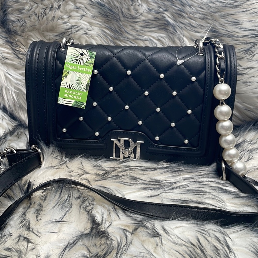 Badgley Mischka Black Letter Lock Crossbody with Bombe and Pearls. NWT